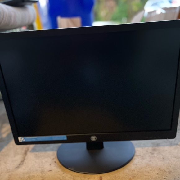 Monitor - Picture 7 of 11